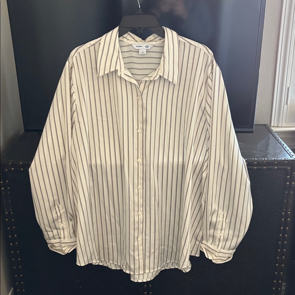 Women’s Old Navy Classic Shirt
